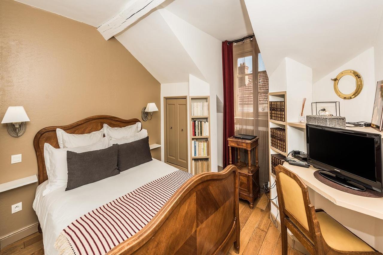 Chambres D'Hotes La Closerie Des Trois Marottes 믈룅 외부 사진